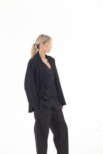 narzutka lekka marynarka elegancka do biura czarna synthetic oeko tex certyfikowana (11).jpg