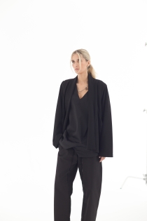 narzutka lekka marynarka elegancka do biura czarna synthetic oeko tex certyfikowana (13).jpg