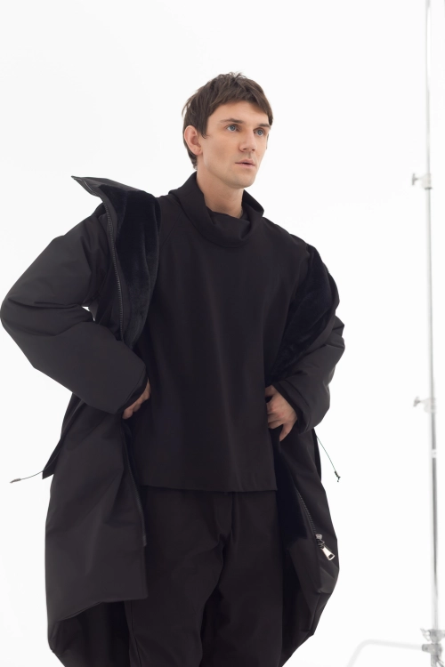 Płaszcz climashield na zimę ciepły długi taliowany z kapturem ocieplany czarny all black designer exclusive męski (8).jpg
