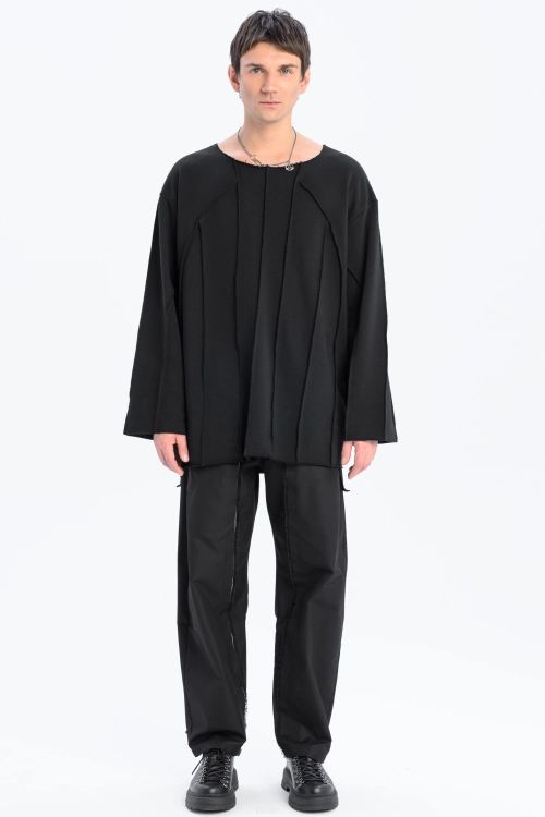 Bluza dresowa szeroki dekolt z przeszyciami synthetic crewneck przez głowę raw awangardowa czarna (6).jpg