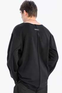 Bluza dresowa szeroki dekolt z przeszyciami synthetic crewneck przez głowę raw awangardowa czarna (7).jpg