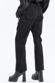 Spodnie bawełniane z roszerzaną nogawką high rise czarne z dużymi kieszeniami (11).jpg