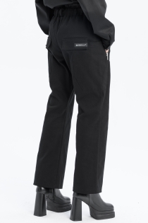 Spodnie bawełniane z roszerzaną nogawką high rise czarne z dużymi kieszeniami (16).jpg