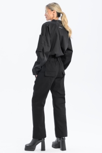 Spodnie bawełniane z roszerzaną nogawką high rise czarne z dużymi kieszeniami (19).jpg