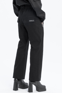 Spodnie bawełniane z roszerzaną nogawką high rise czarne z dużymi kieszeniami (21).jpg