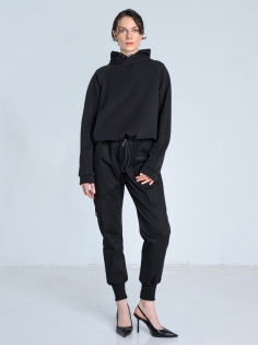 SS26 bluza z lekkiej dzianiny made in Poland_0002_KJ6_8966.jpg