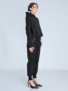 SS26 bluza z lekkiej dzianiny made in Poland_0004_KJ6_8962.jpg