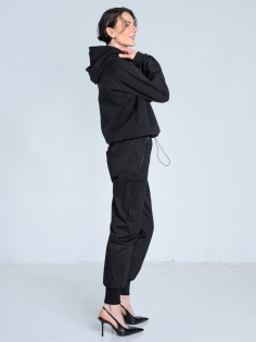 SS26 bluza z lekkiej dzianiny made in Poland_0006_KJ6_8976.jpg