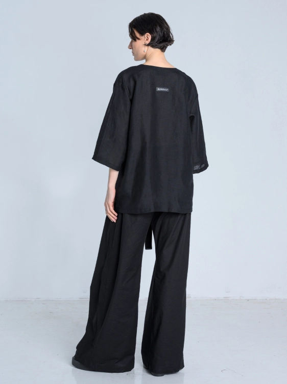 SS26 bluzka koszulowa len damska oversize made in poland czarna_0001_KJ6_0603.jpg