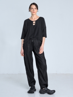 SS26 bluzka modal lejąca z dekoltem oversize_0002_KJ6_9102.jpg