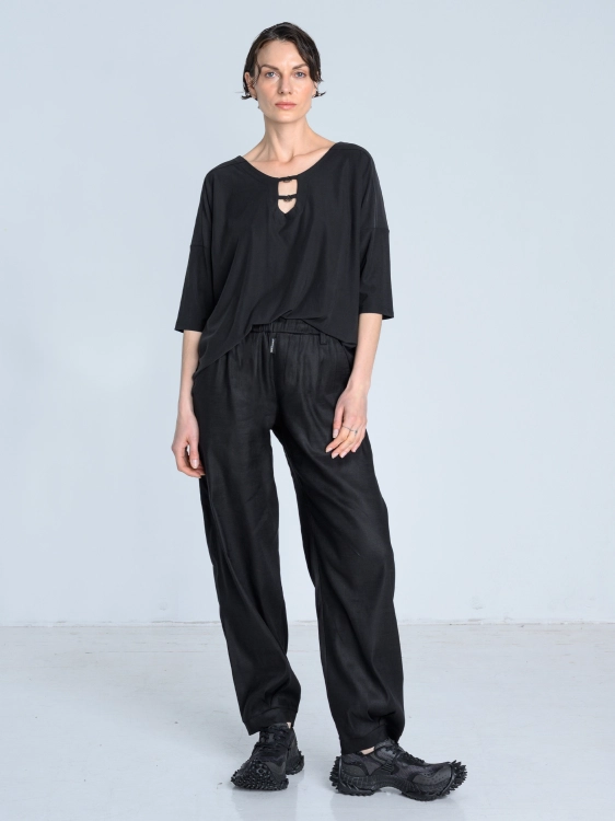 SS26 bluzka modal lejąca z dekoltem oversize_0002_KJ6_9102.jpg