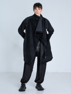 SS26 płaszcz aksamit bluza długa czarna_0002_KJ6_8839.jpg