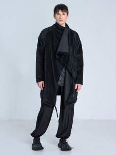 SS26 płaszcz aksamit bluza długa czarna_0003_KJ6_8837.jpg