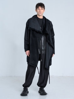 SS26 płaszcz aksamit bluza długa czarna_0006_KJ6_8828.jpg