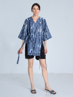 SS26 bluzka kimonowa niebieska pattern bawełna_0007_KJ6_9780.jpg