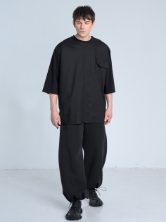 SS26 koszulka tkaninowa lniana letnia czarna_0005_KJ6_0177.jpg