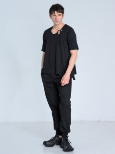 SS26 t-shirt męski z dekoltem oversize lekki na lato czarny_0002_KJ6_9742.jpg