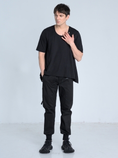 SS26 t-shirt męski z dekoltem oversize lekki na lato czarny_0003_KJ6_9739.jpg