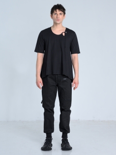 SS26 t-shirt męski z dekoltem oversize lekki na lato czarny_0007_KJ6_9727.jpg