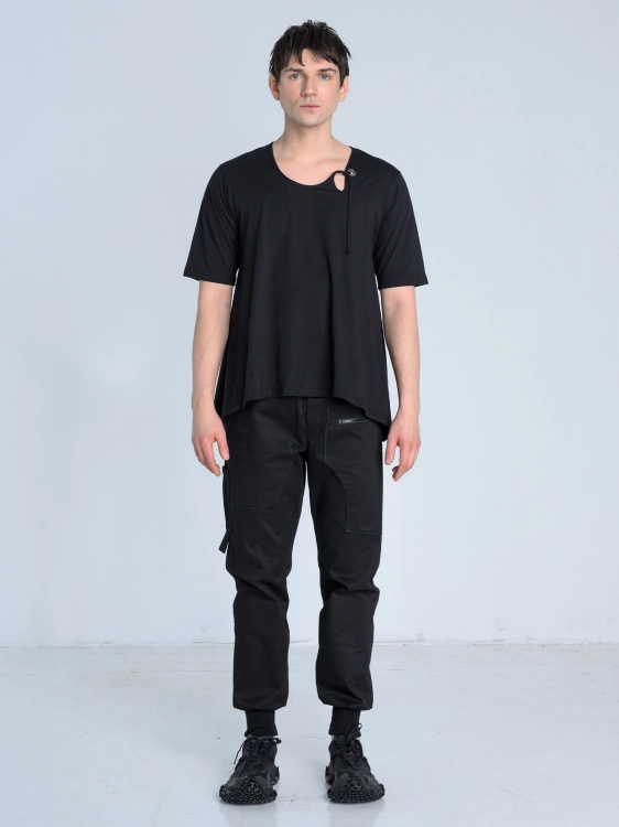 SS26 t-shirt męski z dekoltem oversize lekki na lato czarny_0007_KJ6_9727.jpg