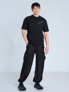 SS26 t-shirt dopasowany z kieszonką geometryczny alt_0004_KJ6_8897.jpg