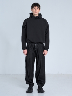 SS26 bluza dresowa ekskluzywna antracyt czarna designer polska marka_0006_KJ6_9188.jpg