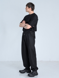 SS26 spodnie lniane gładkie czarne_0007_KJ6_9293.jpg