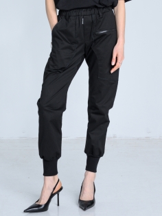 SS26 spodnie czarne ze ściągaczem damskie tech_0000_KJ6_8869 copy.jpg