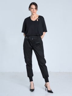 SS26 spodnie czarne ze ściągaczem damskie tech_0002_KJ6_8861.jpg
