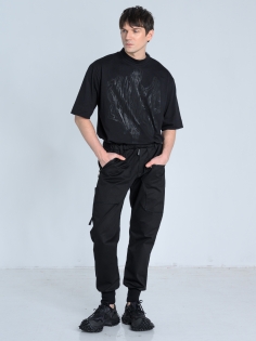 SS26 spodnie czarne z mankietem dopasowane_0004_KJ6_9531.jpg