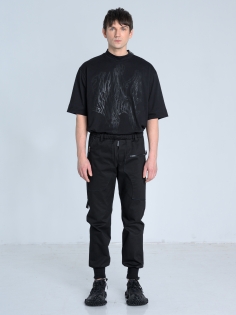 SS26 spodnie czarne z mankietem dopasowane_0007_KJ6_9517.jpg