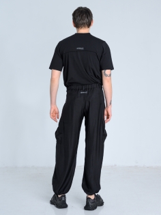 SS26 spodnie lekkie czarne na lato wiskoza męskie_0009_KJ6_8958.jpg