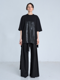 SS26 t-shirt czarny oversize z minimalistycznym printem_0005_KJ6_0728.jpg