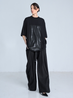 SS26 t-shirt czarny oversize z minimalistycznym printem_0001_KJ6_0743.jpg