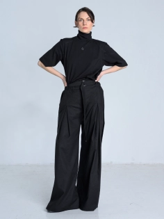 SS26 golf z krótkim rękawem i przeszyciami czarny na lato_0006_KJ6_0631.jpg