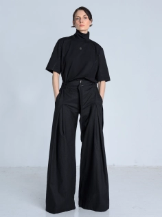 SS26 golf z krótkim rękawem i przeszyciami czarny na lato_0007_KJ6_0623.jpg