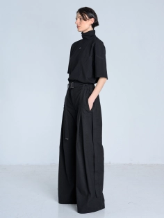 SS26 golf z krótkim rękawem i przeszyciami czarny na lato_0000_KJ6_0649.jpg