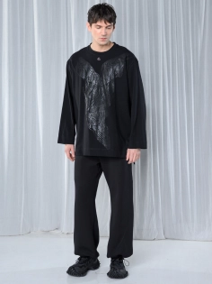 Redesign longsleeve czarny z linorytem synthetic (3).jpg
